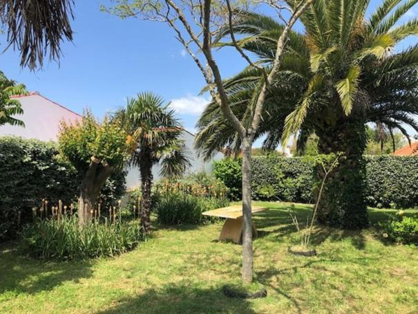 Вилла Agreable Maison Ensoleillee Avec Jardin Arbore Ле-Шато-д'Олерон Экстерьер фото